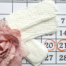 大腸がんによって生理が止まる？大腸がんの症状や検査方法について解説